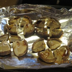 椎茸のバター醤油ホイル蒸し焼き